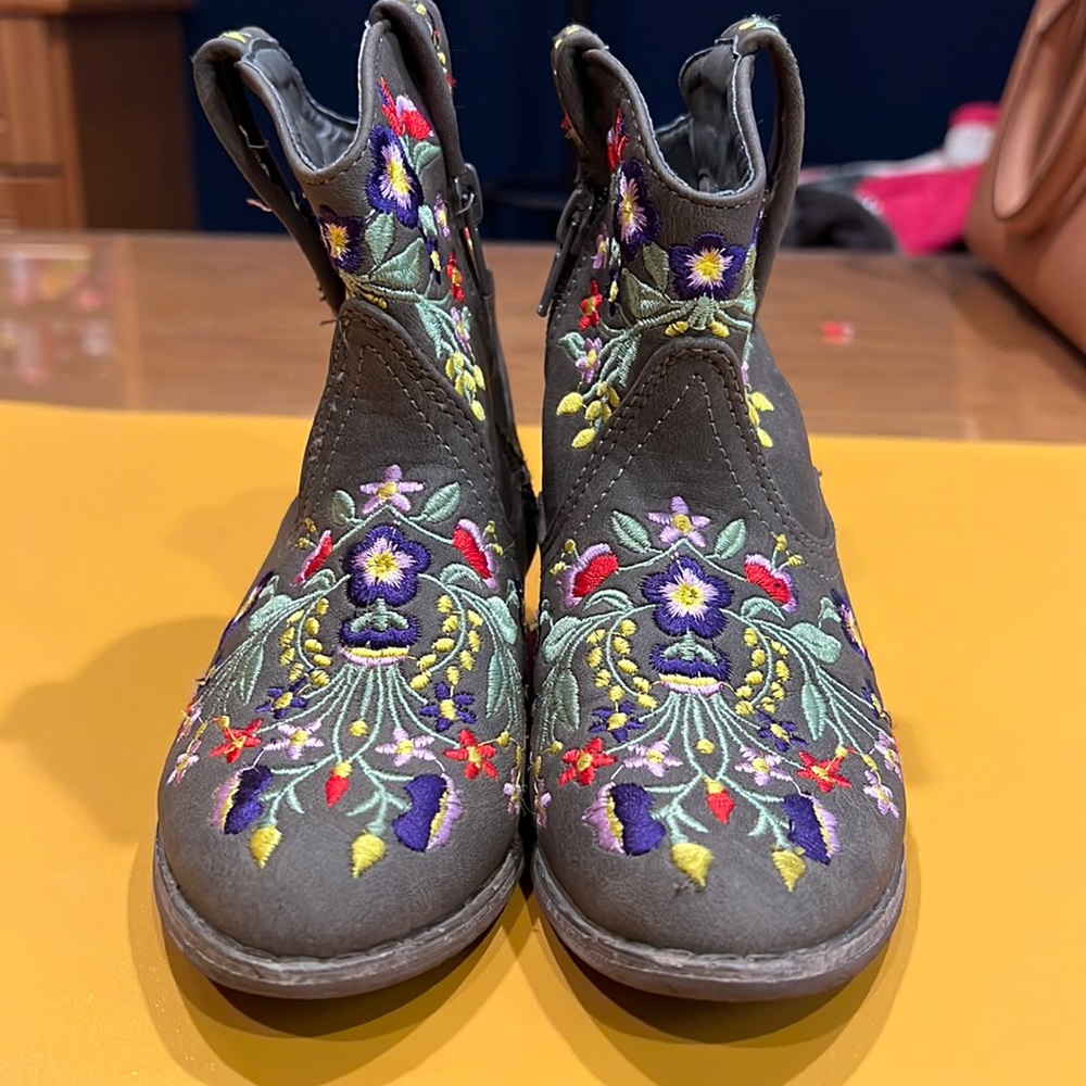 Little girls cowboy boots
